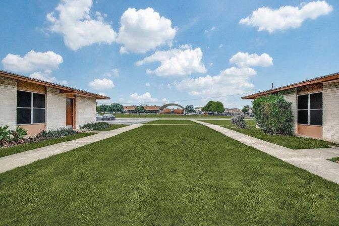 Seven Pines Apartments