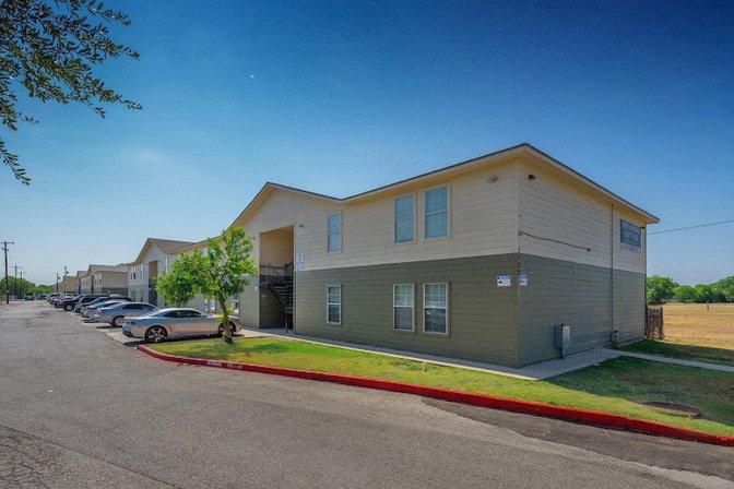 Swaying Oaks Apartments