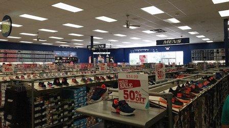 SKECHERS Warehouse Outlet