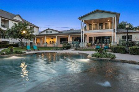 West Oaks Luxury Apartments