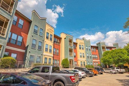 Broadstone Colonnade Apartments