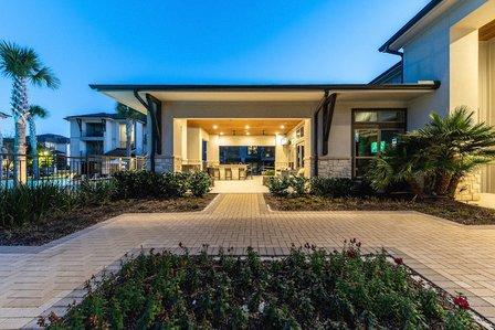 Los Robles Apartments