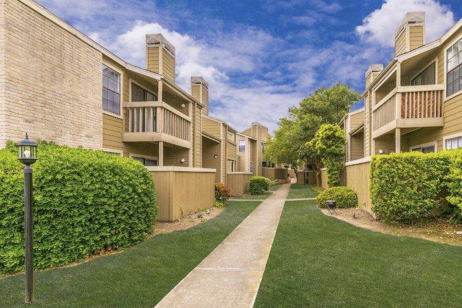 Canyon Oaks Apartments