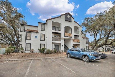 Summit at Henderson Pass Apartments