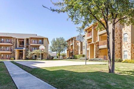 Azul Apartment Homes