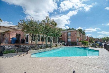 Knoll Crest Apartment 214