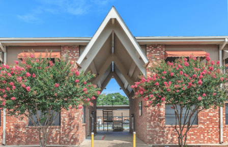 Oak Tree Apartments