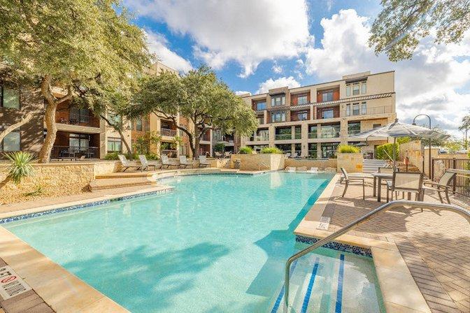 Landmark at Grandview Apartments