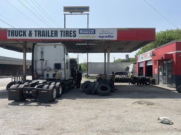 Tonnelle Tires