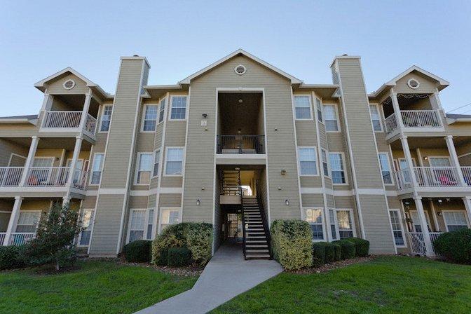 The Ravinia Apartments