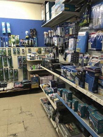 Red Crest Pet Shop