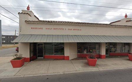 Estela Olivares, Licensed