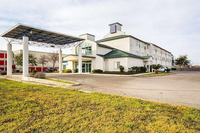 Motel 6 San Antonio, TX - Sea World North