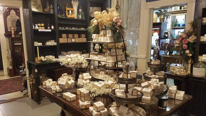Black Swan Antiques