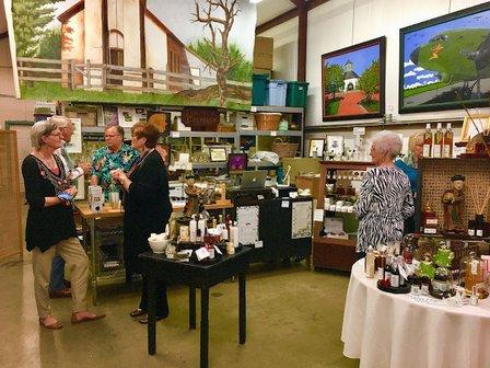 URBANherbal Body, Bath, Beauty, Culinary, Aromatherapy, Gifts, Plants and Landscape