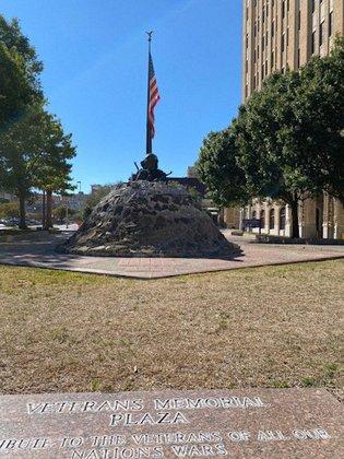 Veterans Memorial Plaza