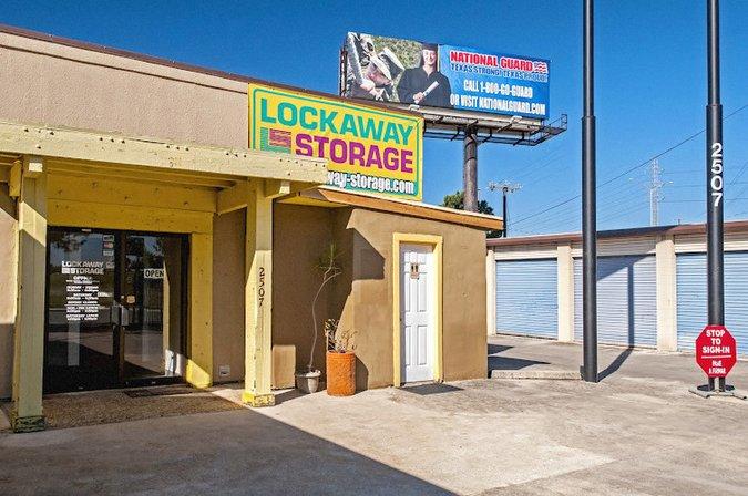 Extra Space Storage