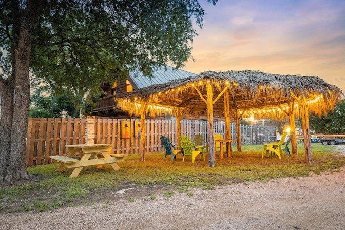 Corner Star Cabin (& RV Park)