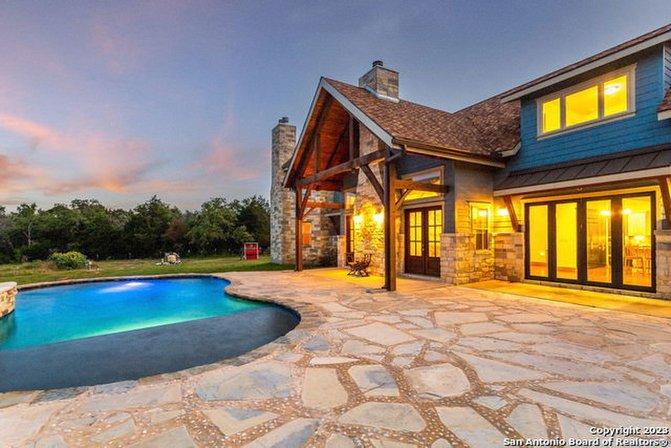 Watters International Realty