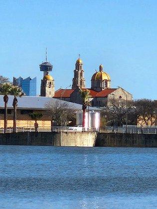 Woodlawn Lake Lighthouse