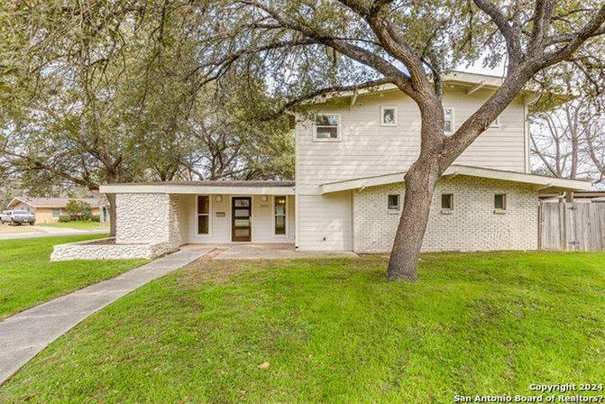 Louis Collins | Realtor | Home Team of America