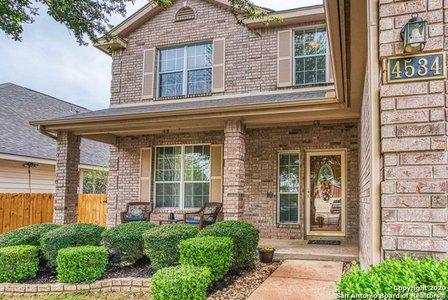 Esteban (Steve) Trevino Jr. at RE/MAX Alamo Realty