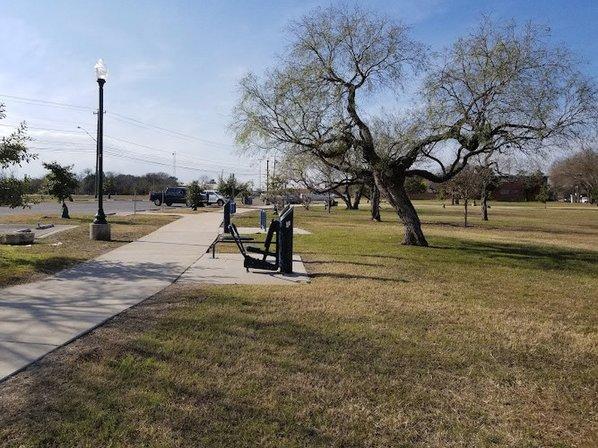 Shearer Hills/Ridgeview Walking Trail - Olmos Basin Park