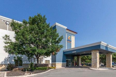 Comfort Suites Medical Center near Six Flags