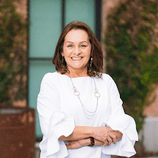 Rosanna Schulze, Luxury Real Estate Agent