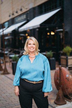 Susan McInnis Dikin, Luxury Real Estate Agent
