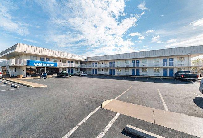 Motel 6 San Antonio, TX - I-10 West