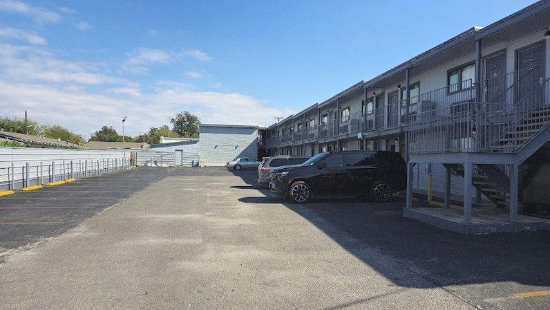 Super 7 Inn By OYO San Antonio N.W. Medical Center