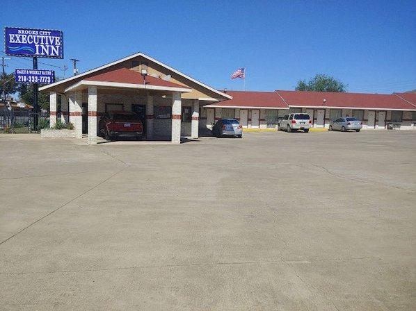 BROOKS CITY EXECUTIVE INN