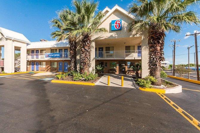 Motel 6 San Antonio, TX - Near Lackland AFB