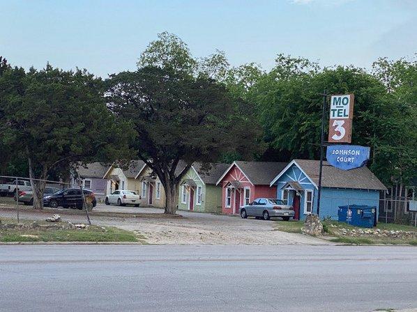 Motel 3 Johnson Court