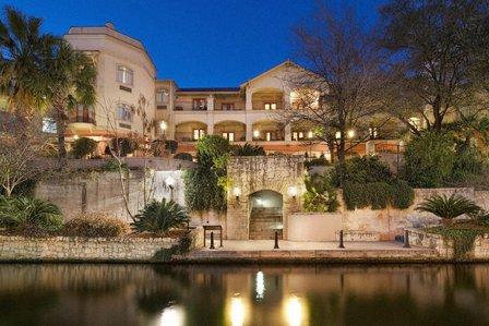 Hotel Indigo San Antonio-Riverwalk by IHG