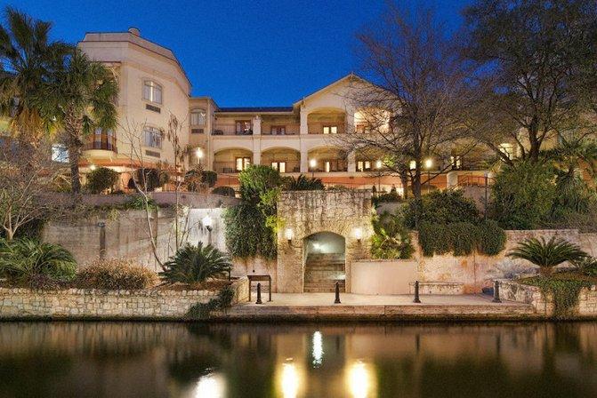 Hotel Indigo San Antonio-Riverwalk by IHG
