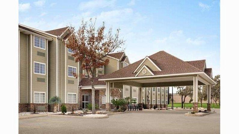 Super 8 by Wyndham San Antonio Airport North