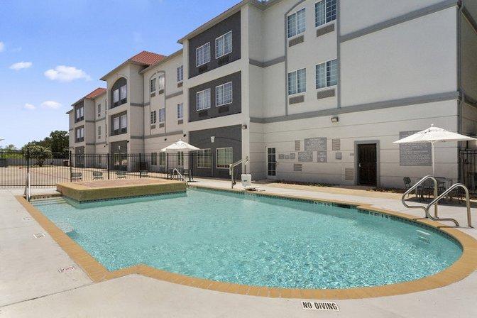 Spark by Hilton San Antonio Dominion