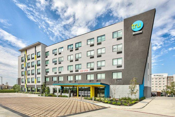 Tru by Hilton San Antonio at the Rim