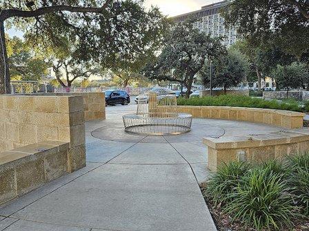 Labor Plaza
