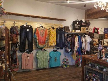 Lola's Boutique