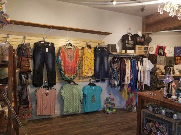 Lola's Boutique