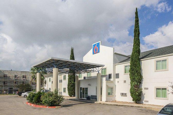 Motel 6 New Braunfels, TX