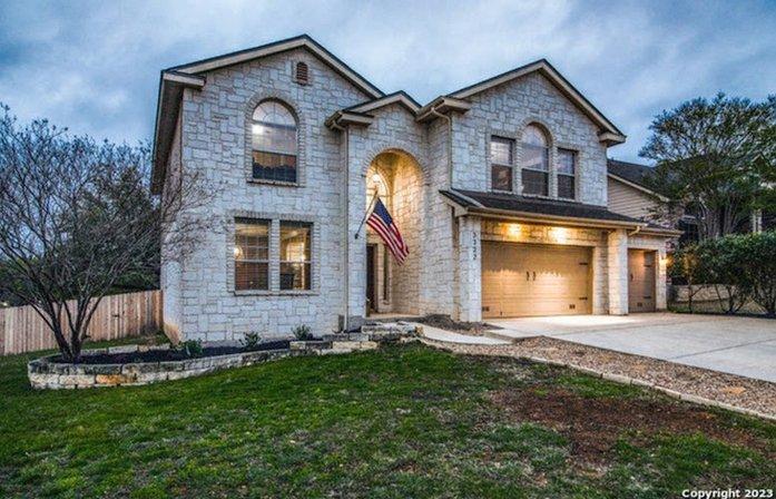 Abrahams Real Estate TIES Team | Phyllis Browning Co.