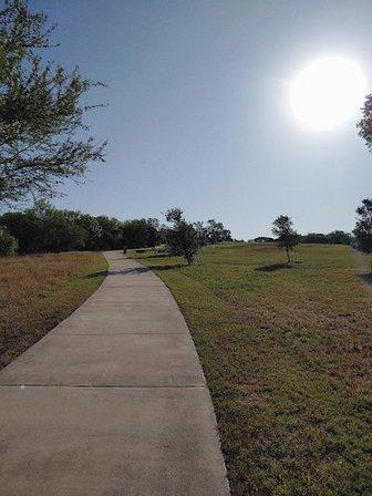 Medina River Greenway: Mitchell Lake Trailhead