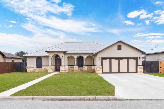 Rebekah Avallone REALTOR