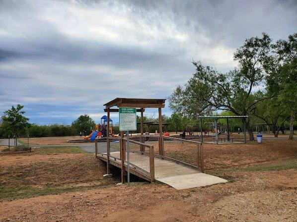 Von Ormy City Park