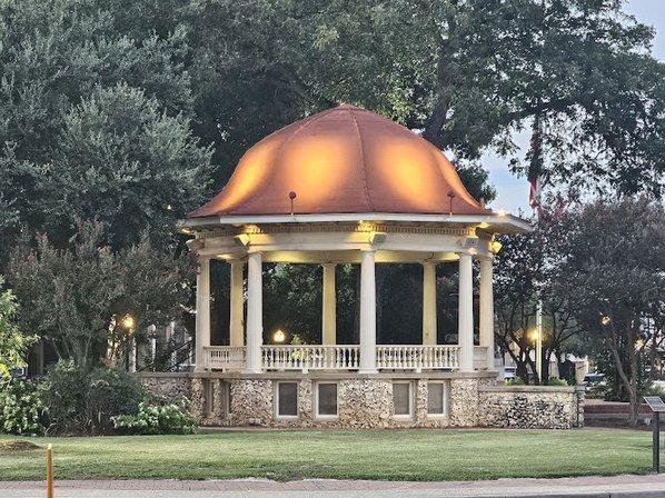 Der Musikpavillon (Bandstand)