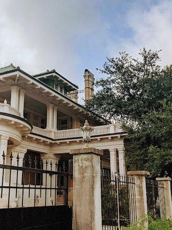 Roy and Madge Hearne House